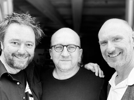 Herbstkonzert mit Teubner, Weller & Turba Die drei Herren laden in ihre „Heim(at)spielstätte“ ein zum gemeinsamen Singen, Lachen und Feiern. Seit 2018 begeistern sie ihr treues Publikum mit launigen Geschichten und überraschenden Liedern – ein echtes Kult-Erlebnis!