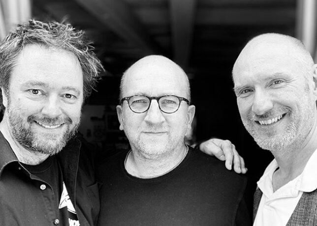 Herbstkonzert mit Teubner, Weller & Turba Die drei Herren laden in ihre „Heim(at)spielstätte“ ein zum gemeinsamen Singen, Lachen und Feiern. Seit 2018 begeistern sie ihr treues Publikum mit launigen Geschichten und überraschenden Liedern – ein echtes Kult-Erlebnis!